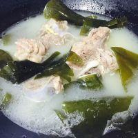 海带大骨汤的做法步骤6