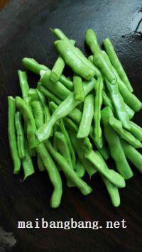 豆角炒鸡胸肉的做法步骤1