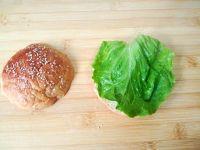 番茄煎蛋芝士汉堡的做法步骤5