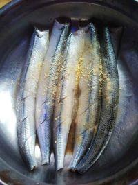 香炸小金枪鱼的做法步骤4