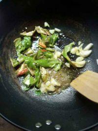 西红柿炒土豆片的做法步骤3