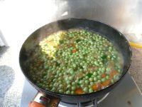 鸡蛋烧豌豆的做法步骤9