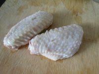 金蒜鸡翅的做法步骤1