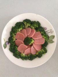 西兰花炒火腿的做法步骤8