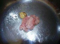 肉末焖豌豆的做法步骤2