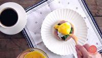 班尼迪克蛋的做法步骤6