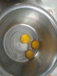 蛋糕卷的做法步骤1