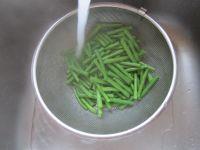 茶树菇炒豆角的做法步骤3