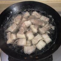 虎皮蛋焖红烧肉的做法步骤5