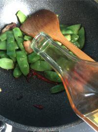 五花肉炖油豆角的做法步骤8