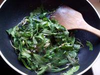 蒲公英炒鸡蛋的做法步骤5