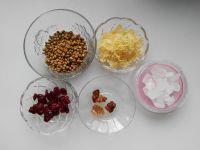 桃胶蔓越莓薏仁羹的做法步骤1