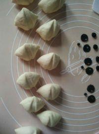 熊猫豆沙包的做法步骤6