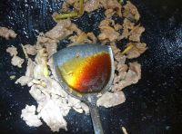 青瓜炒牛肉的做法步骤3