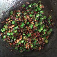 尖椒炒花生米的做法步骤6