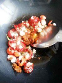 紫苏小龙虾的做法步骤9