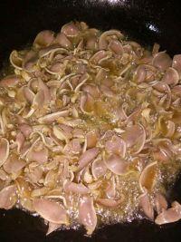 泡菜炒鸡胗的做法步骤7