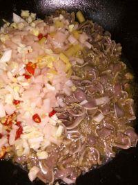 泡菜炒鸡胗的做法步骤8