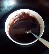 巧克力戚风蛋糕的做法步骤1