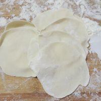 蛋煎饺的做法步骤3