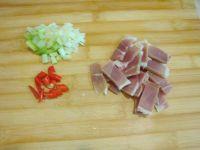 咸肉烧茄子的做法步骤2