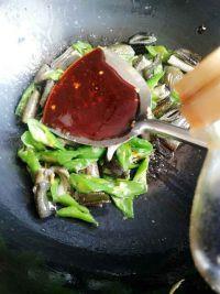 青椒炒黄鳝的做法步骤9