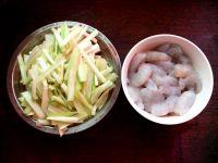 蒜苗炒虾仁的做法步骤1