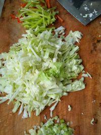 包菜炒莜面的做法步骤5