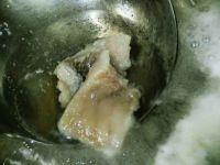 黄鱼煨面的做法步骤3