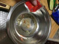 鲜虾鱼板面拌面的做法步骤3