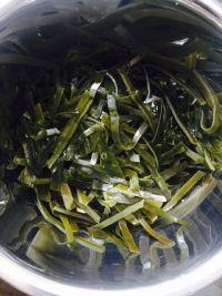 简易美味凉拌海带丝的做法步骤1