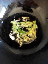 清炒西瓜皮的做法步骤4