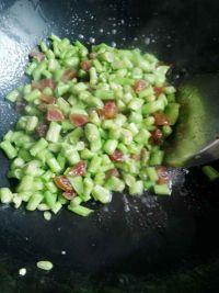 腊肠炒豆角的做法步骤5