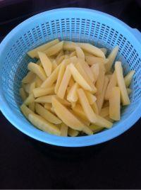 自制薯条的做法步骤5
