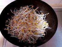 鲍菇豆芽的做法步骤3