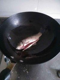 豆腐烧鱼的做法步骤3