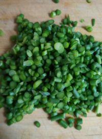 蒜臺炒饭的做法步骤3