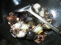 炒膏蟹的做法步骤4