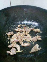 青瓜小炒肉的做法步骤5