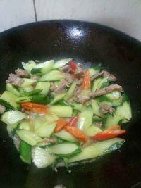 青瓜小炒肉的做法步骤7