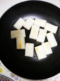 香煎酱油年糕的做法步骤4