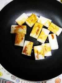 香煎酱油年糕的做法步骤5
