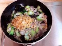 油菜炒虾皮的做法步骤10