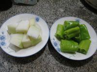 尖椒烧冬瓜的做法步骤1