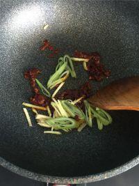 麻辣蚬子的做法步骤3