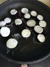 虾仁焖茄子的做法步骤4