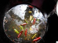 干椒炖鲤鱼的做法步骤6