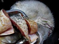 干椒炖鲤鱼的做法步骤7