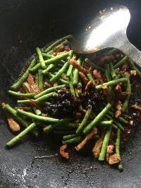 豆角肉丝焖面的做法步骤6
