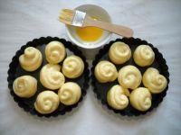 橘红蜂蜜面包卷的做法步骤16